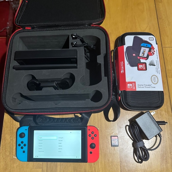 Like New, Nintendo Switch bundle, cases, Mariokart deluxe 8 game - Picture 8 of 8